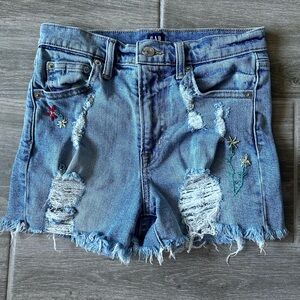 gap embroidered distressed jean shorts
